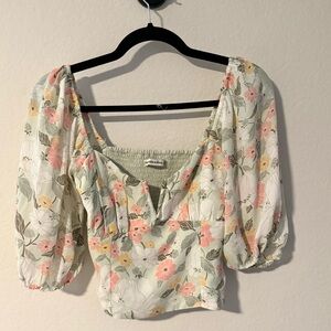 Abercrombie and Fitch cropped flower blouse xs